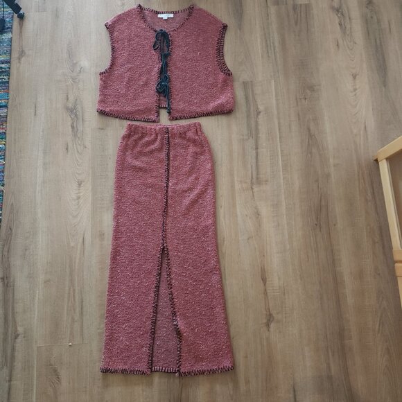 Melani Boucle Midi Skirt and Tie Front Tank Set - Picture 4 of 9